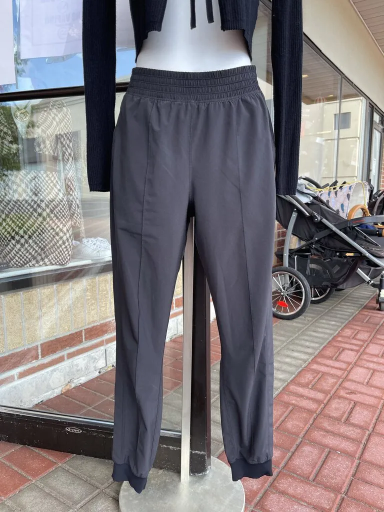 Lululemon flowy cuffed pants 6